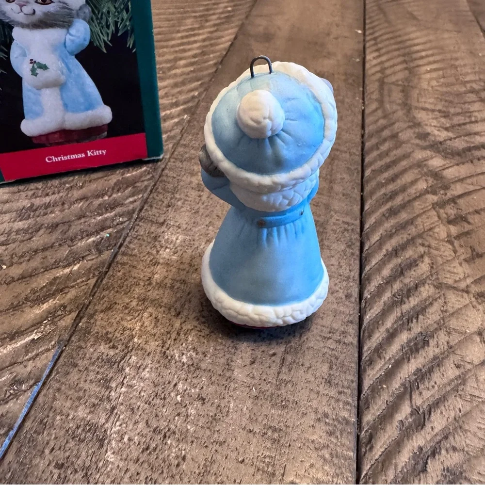 Hallmark Keepsake Ornament Christmas Kitty Cat Porcelain Vintage 1990‎